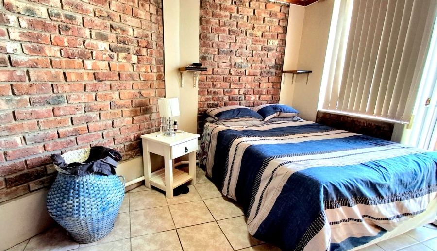 7 Bedroom Property for Sale in Heather Park Western Cape